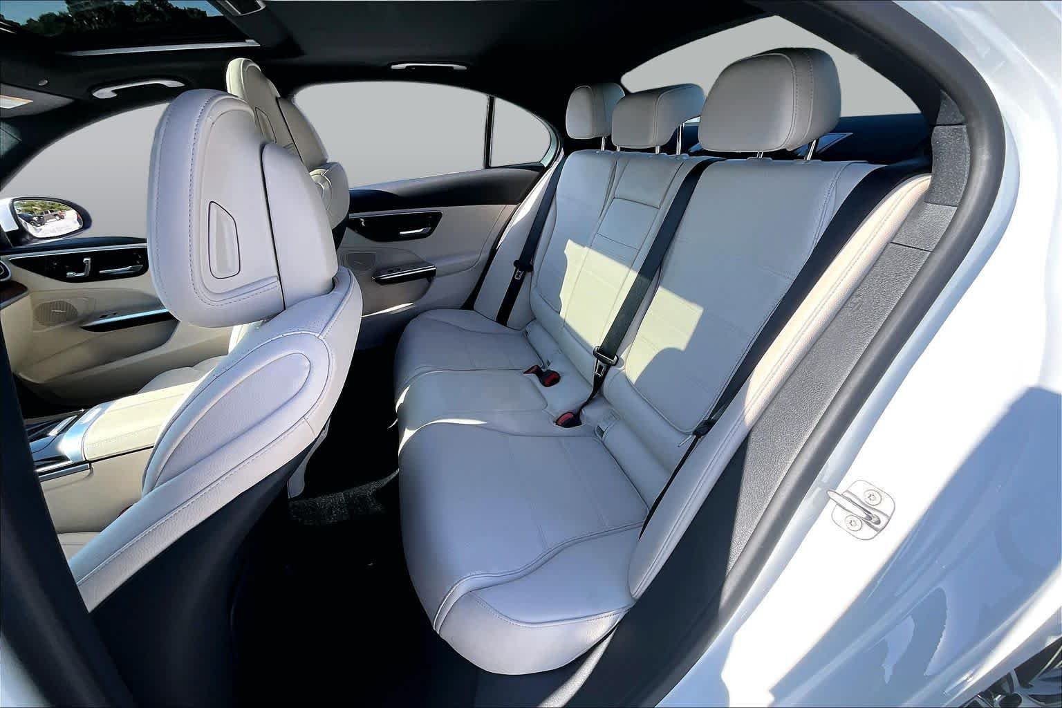 2025 Mercedes-Benz C-Class Sedan C 300 - Photo 21