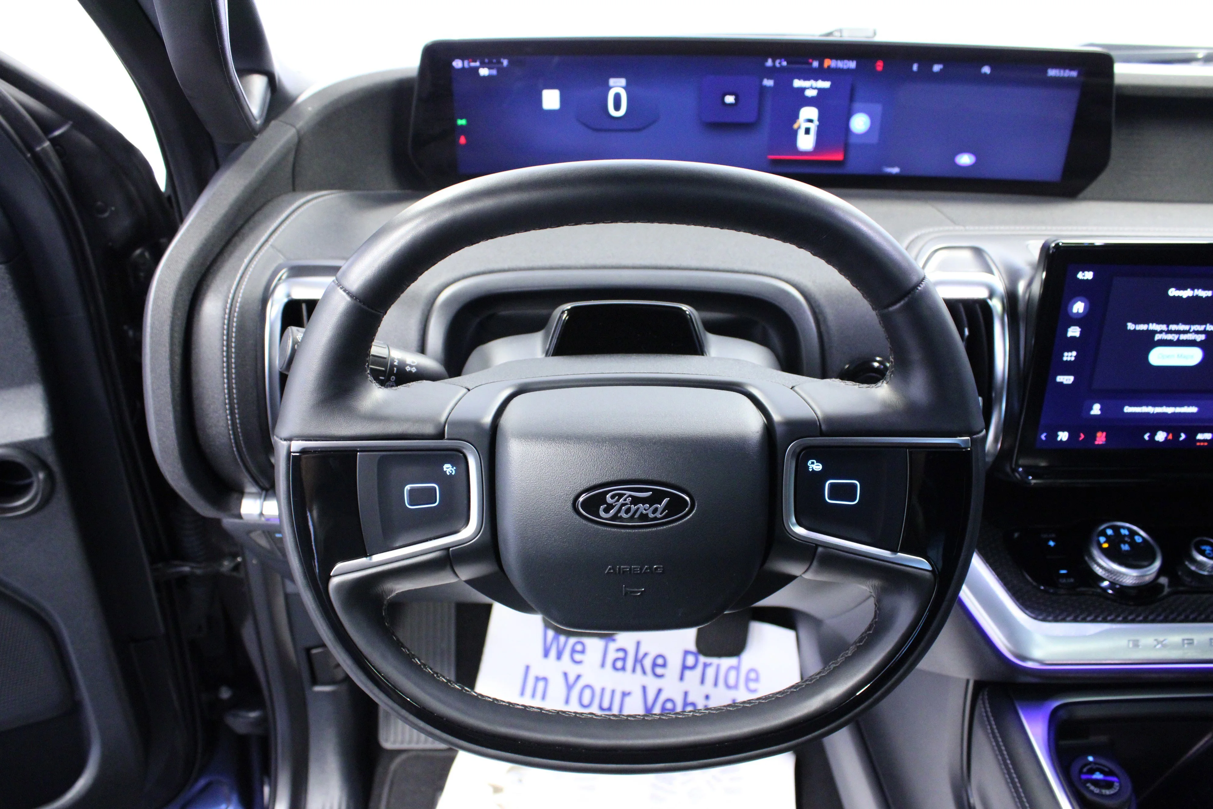 Used 2025 Gray Metallic Ford Platinum image 18