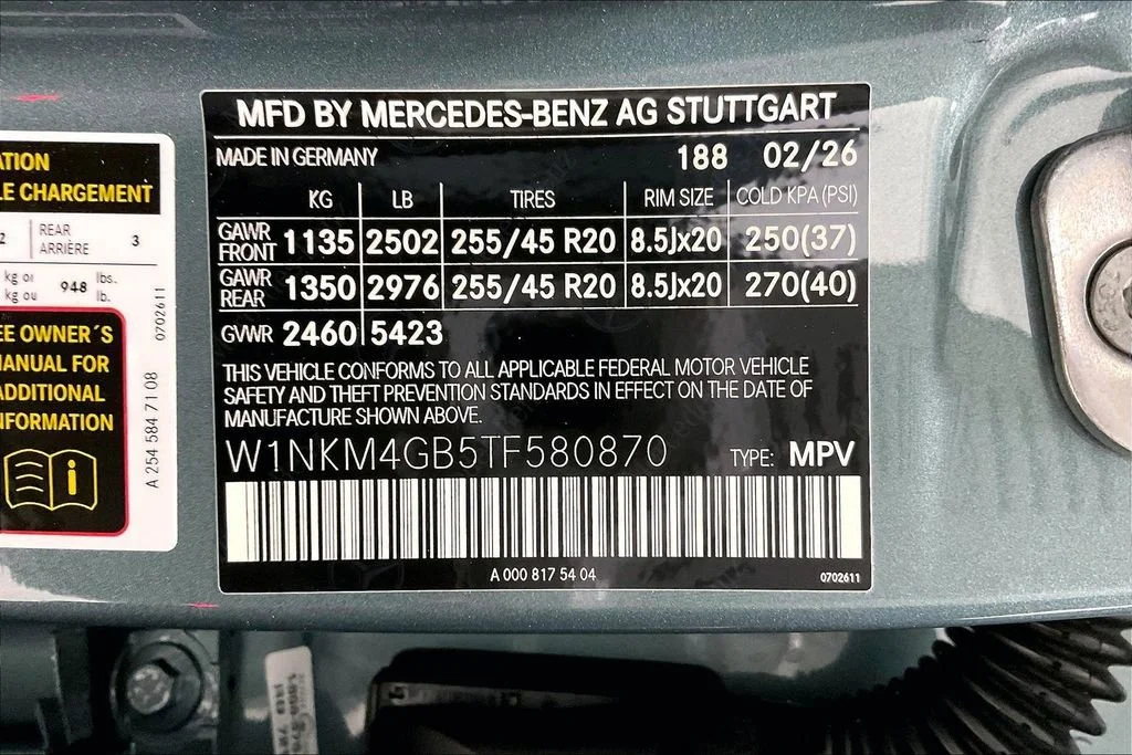 New 2026 Verde Silver Metallic Mercedes-Benz GLC 300 image 30