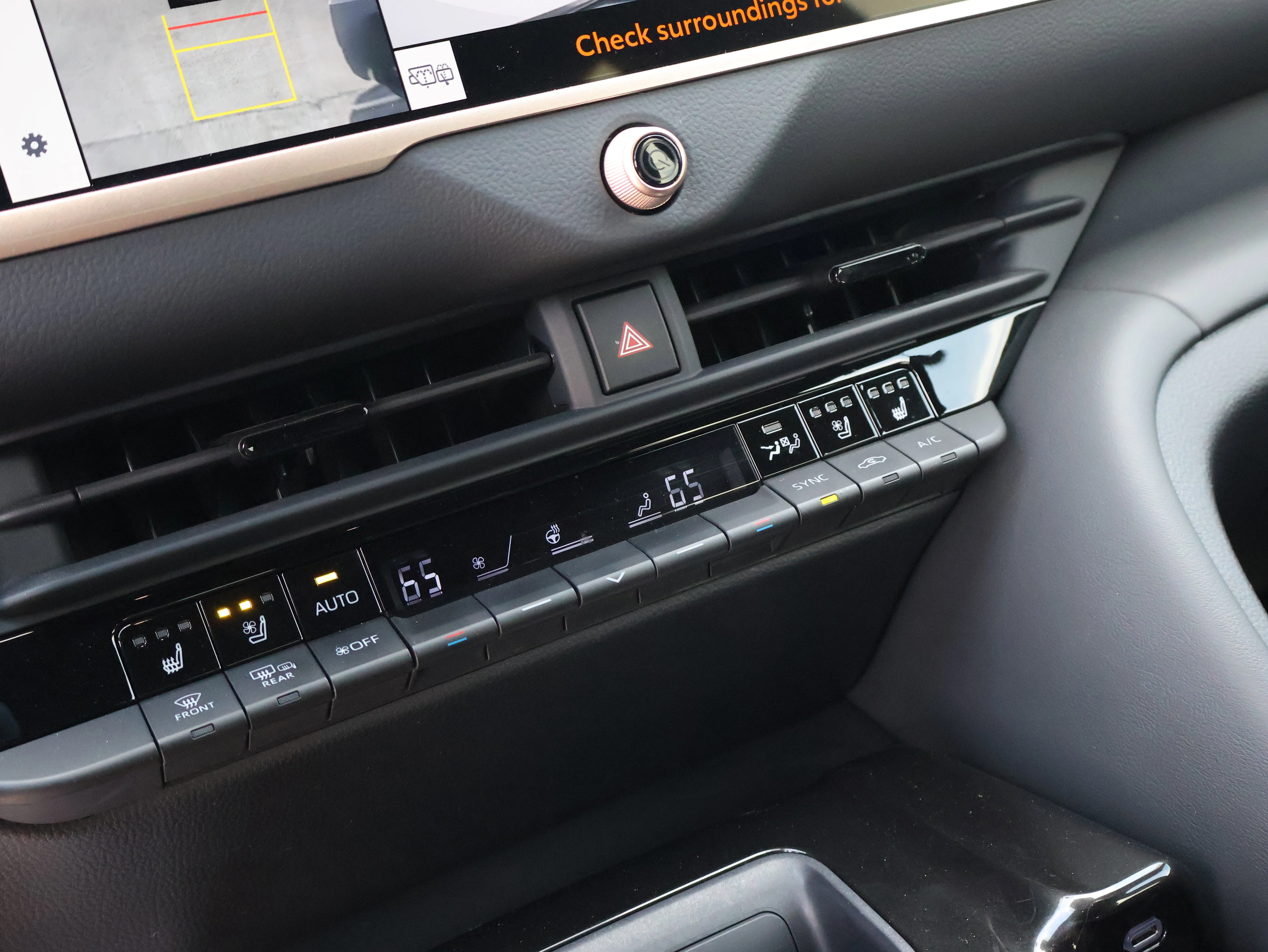 Used 2025 Oxygen White Toyota Limited image 29