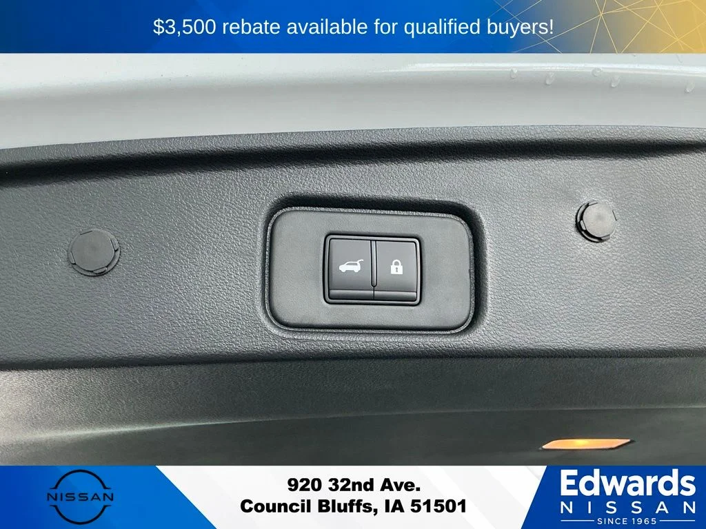 New 2026 Everest White Pearl TriCoat Nissan SL image 11