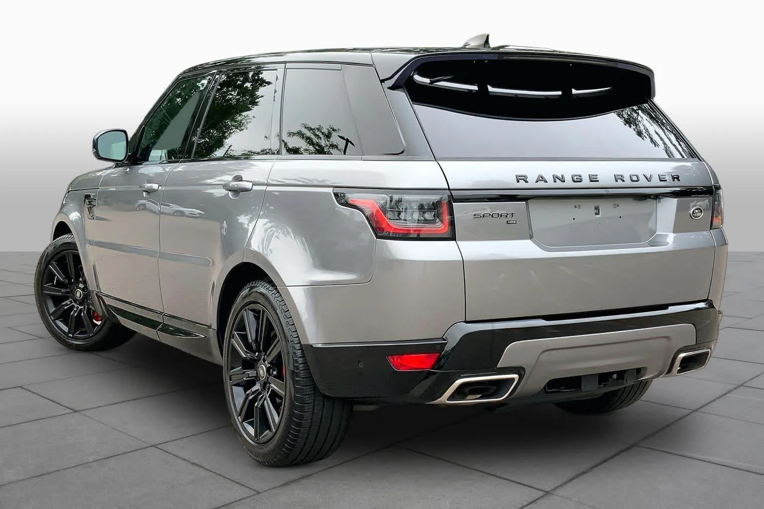 Used 2021 Eiger Grey Metallic Land Rover HSE Silver Edition image 12