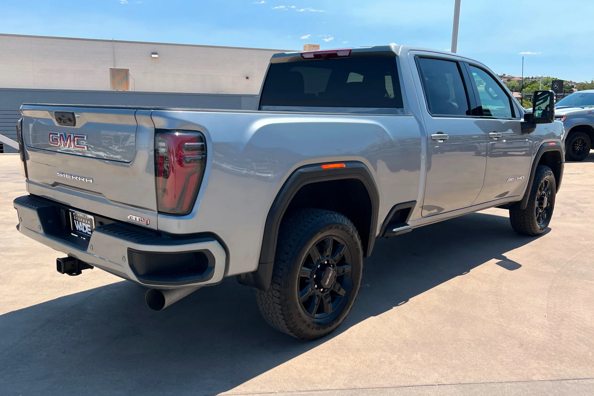 Used 2025 Sterling Metallic GMC AT4 image 5