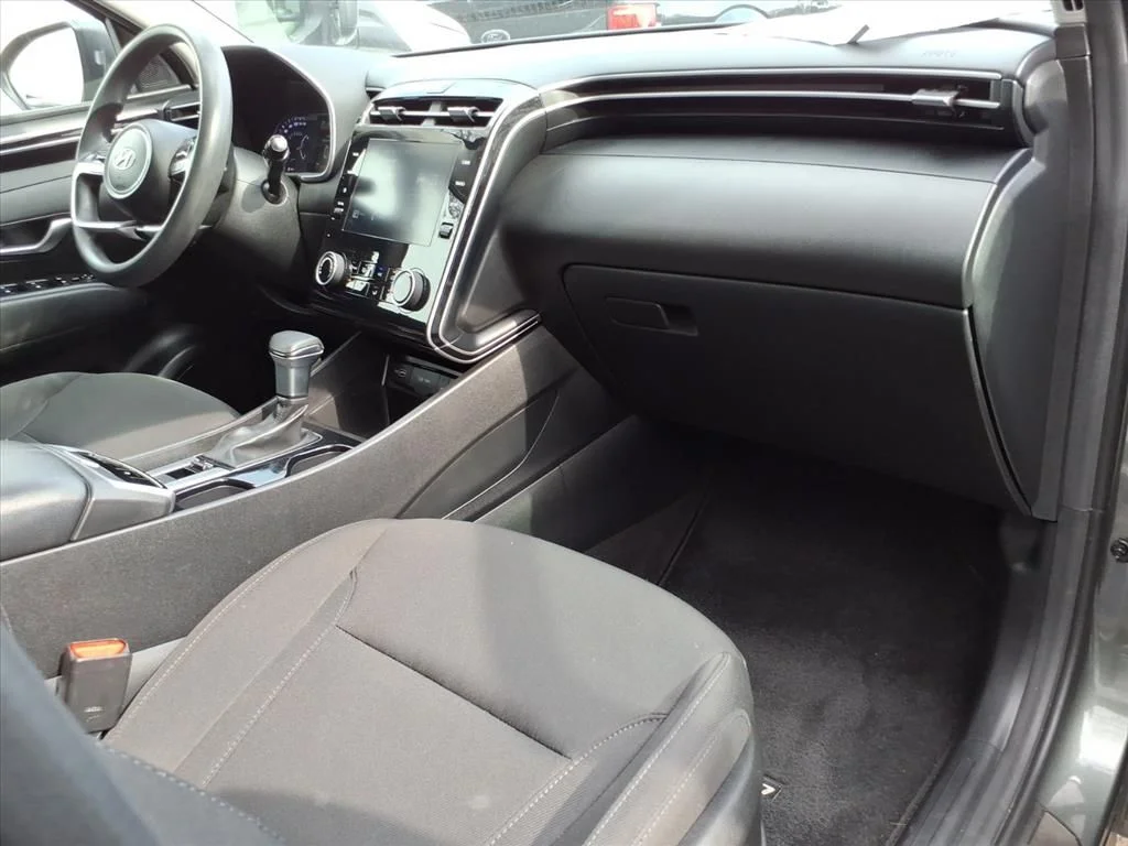 Used 2023 Gray Hyundai SEL image 9