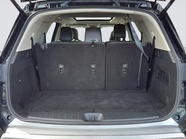 Used 2023 Black Nissan SL image 31