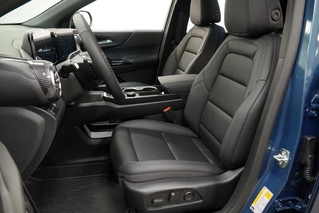2027 Chevrolet Equinox LT - Photo 11