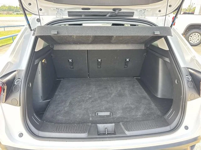Used 2025 White Chevrolet LT image 14