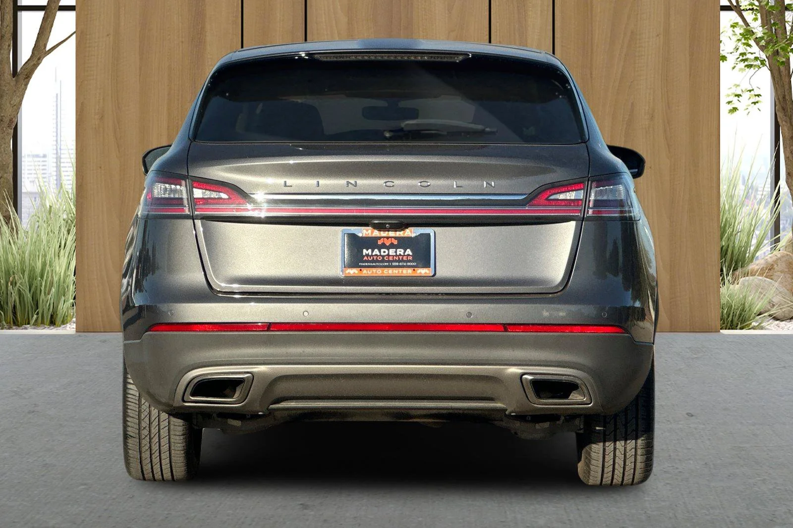 Used 2021 Gray Lincoln Reserve image 5