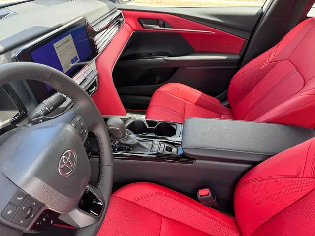New 2026 Wind Chill Pearl <sup>1</sup> Toyota  XSE image 9