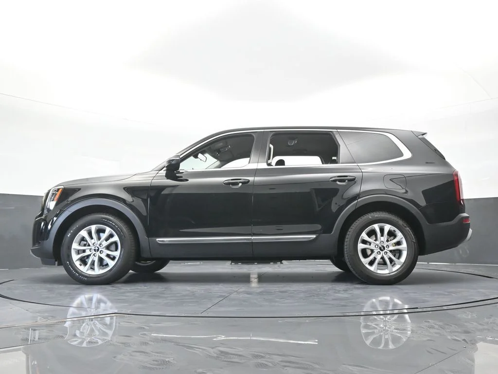 Used 2022 Ebony Black Kia LX image 60