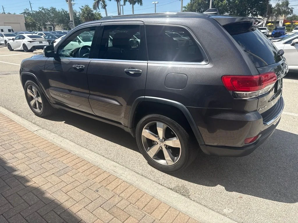 Used 2016 Gray Jeep Limited image 10