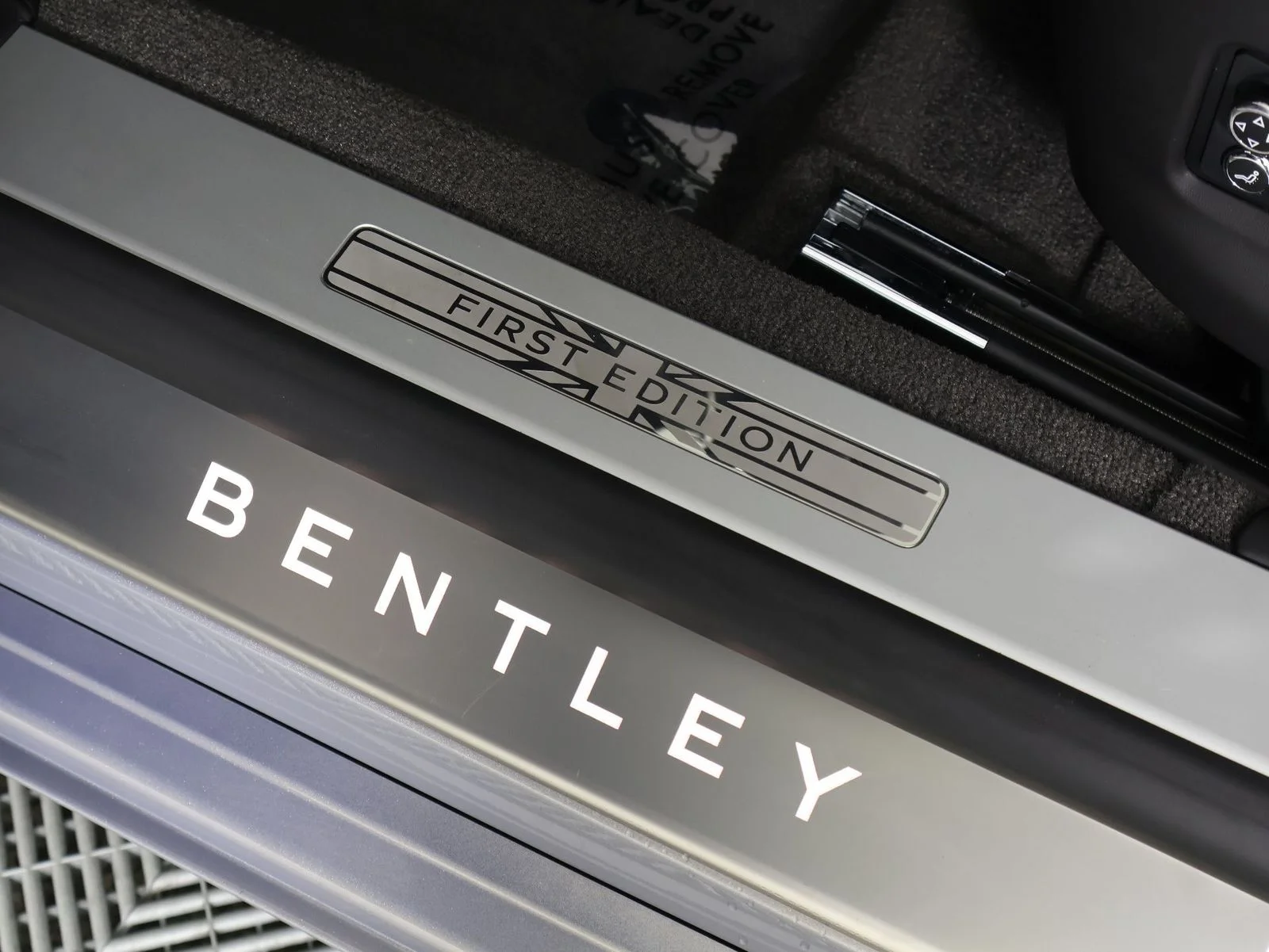 Certified Used 2020 Silver Bentley W12 image 24
