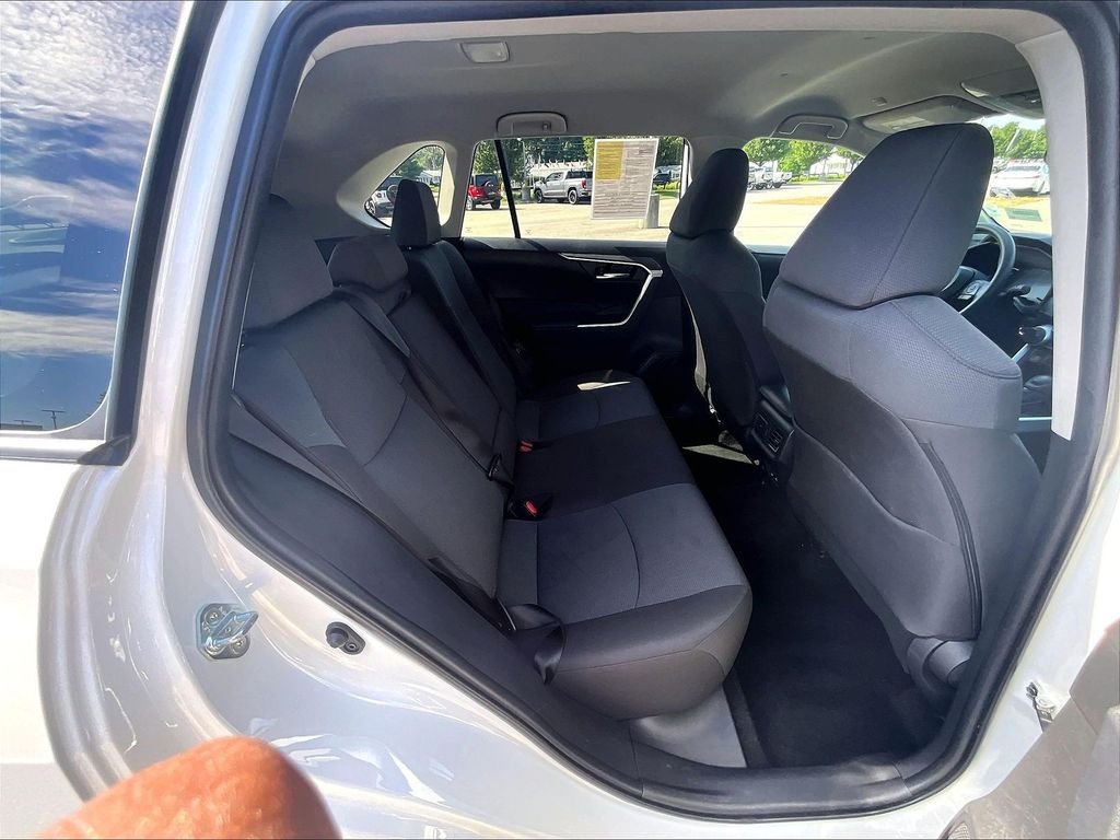 Used 2025 White Toyota XLE image 16