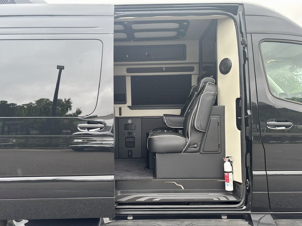 New 2026  Mercedes-Benz Midwest Business Class J Club image 15