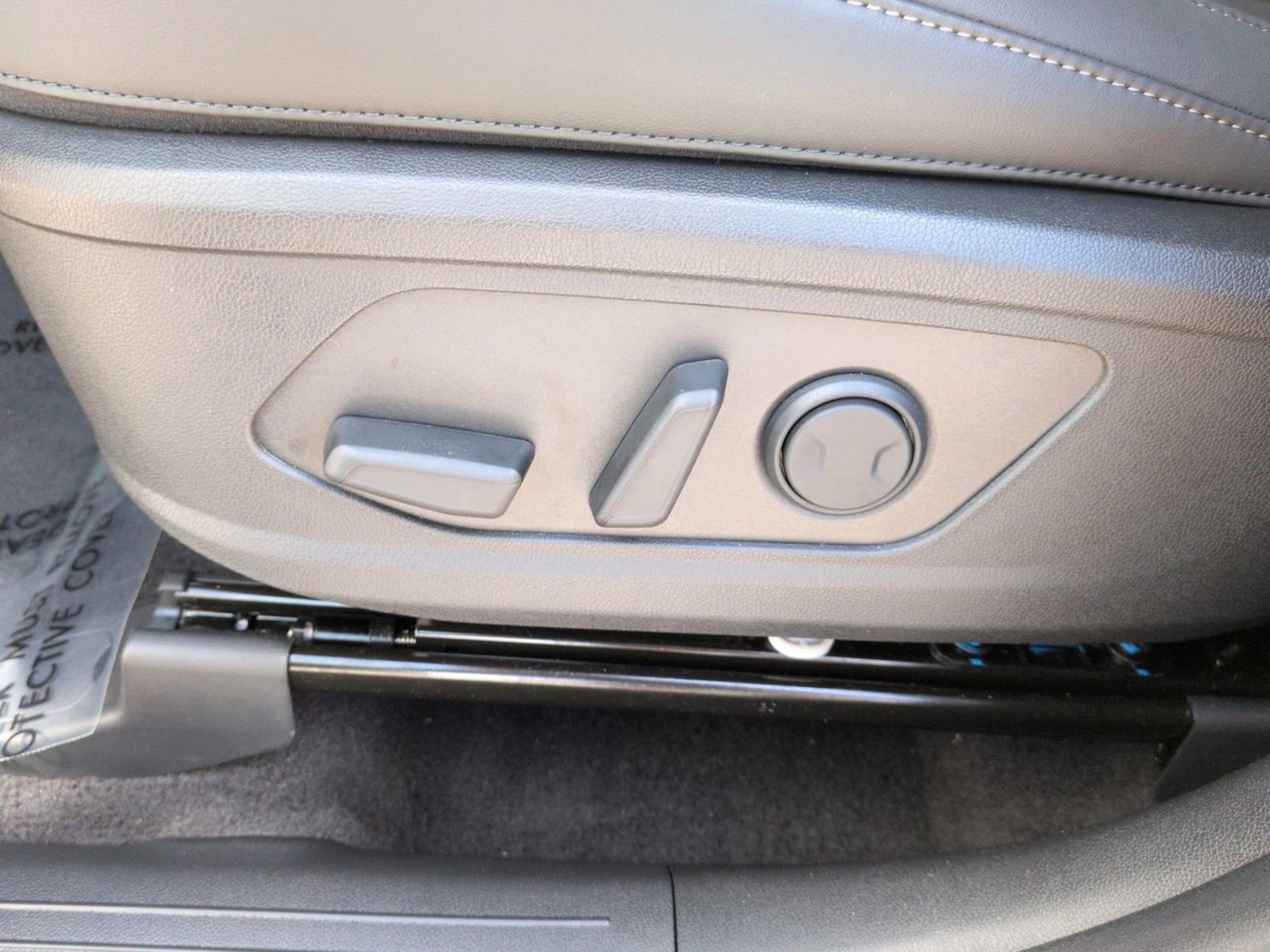 New 2026 Glacial White Kia X-Line EX image 24