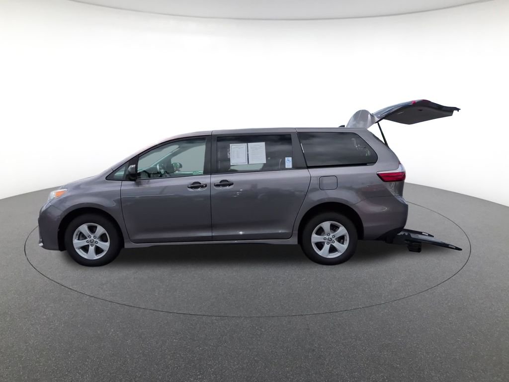 Used 2020 Gray Toyota L image 5
