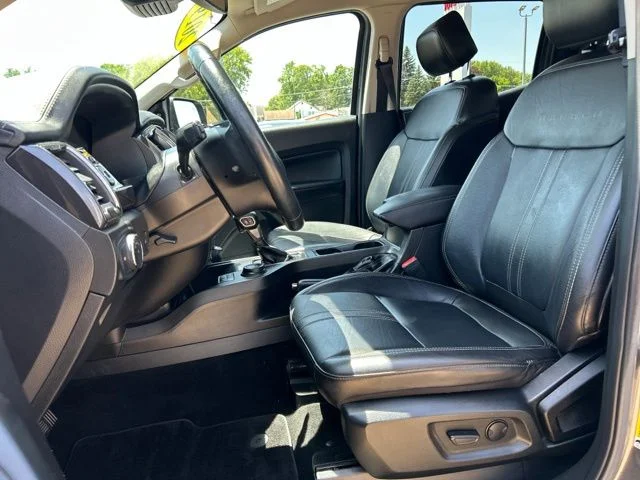 Used 2019 Magnetic Ford Lariat image 28