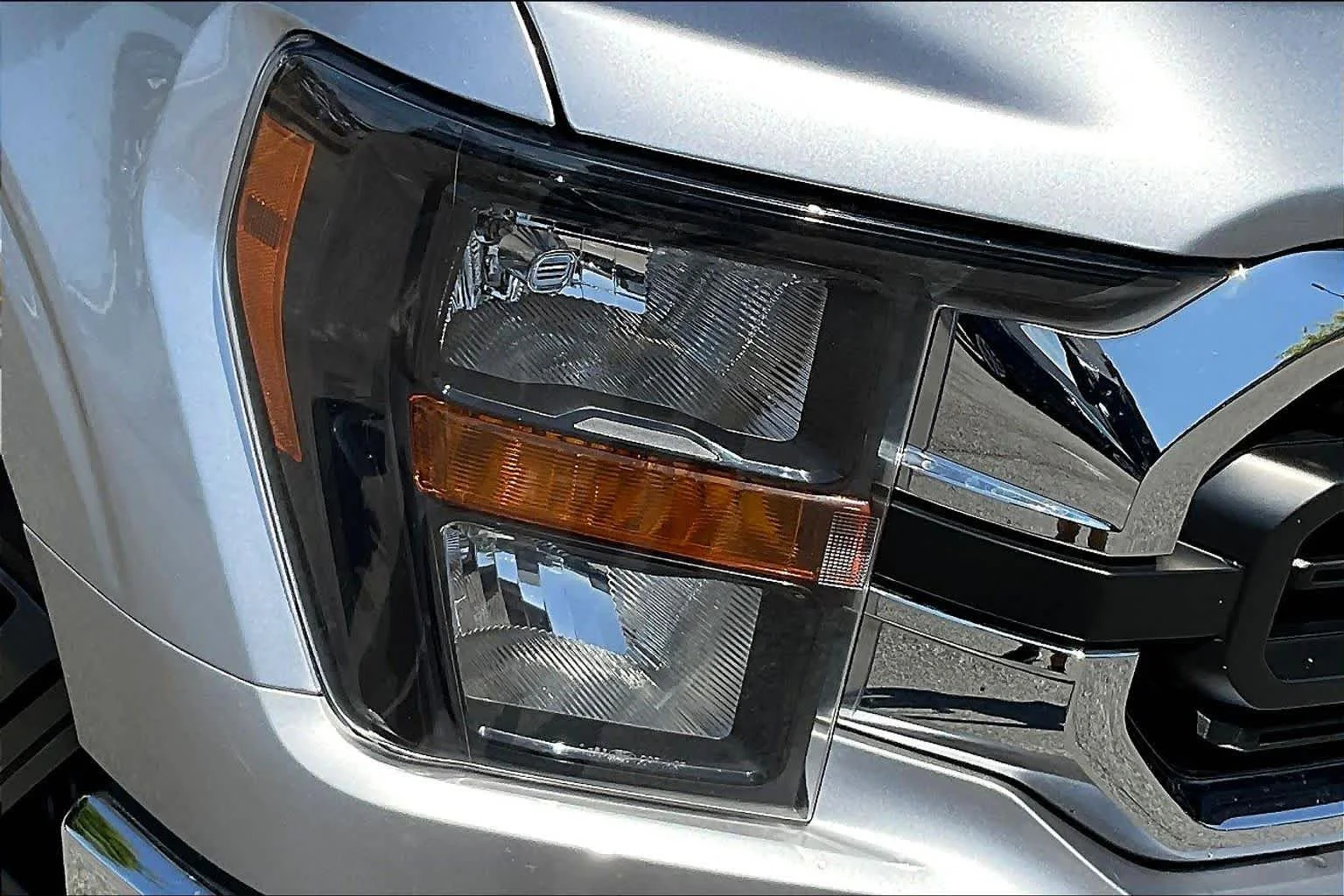 Used 2023 Iconic Silver Metallic Ford XLT image 53