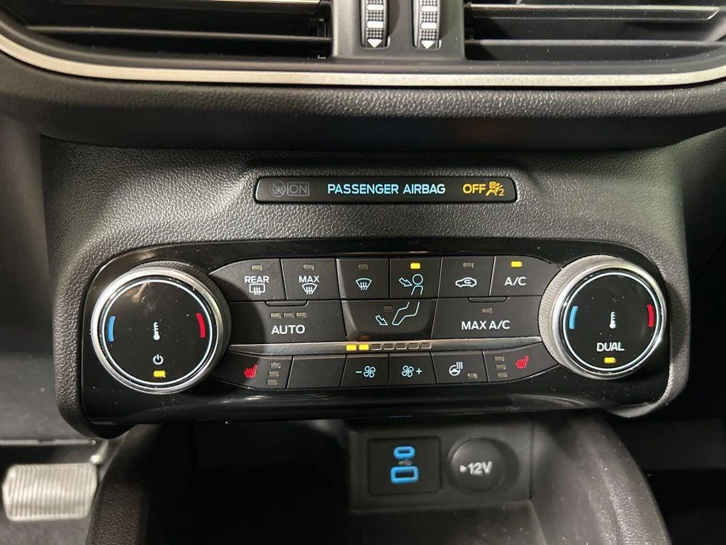 Used 2022 Oxford White Ford SEL image 20
