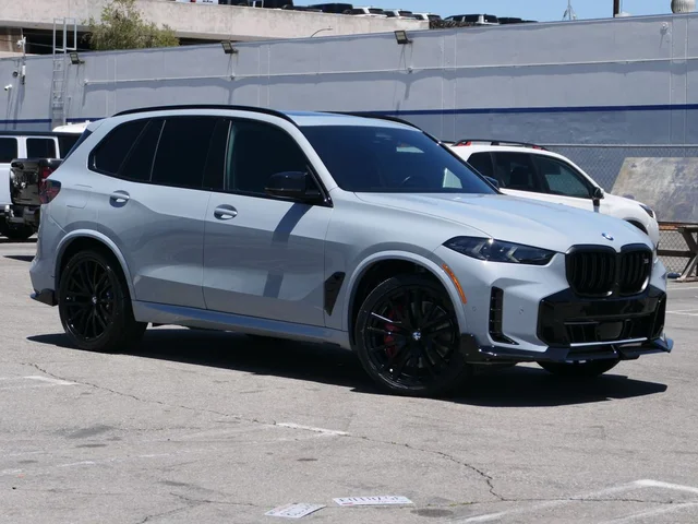 2025 BMW X5 M60i
