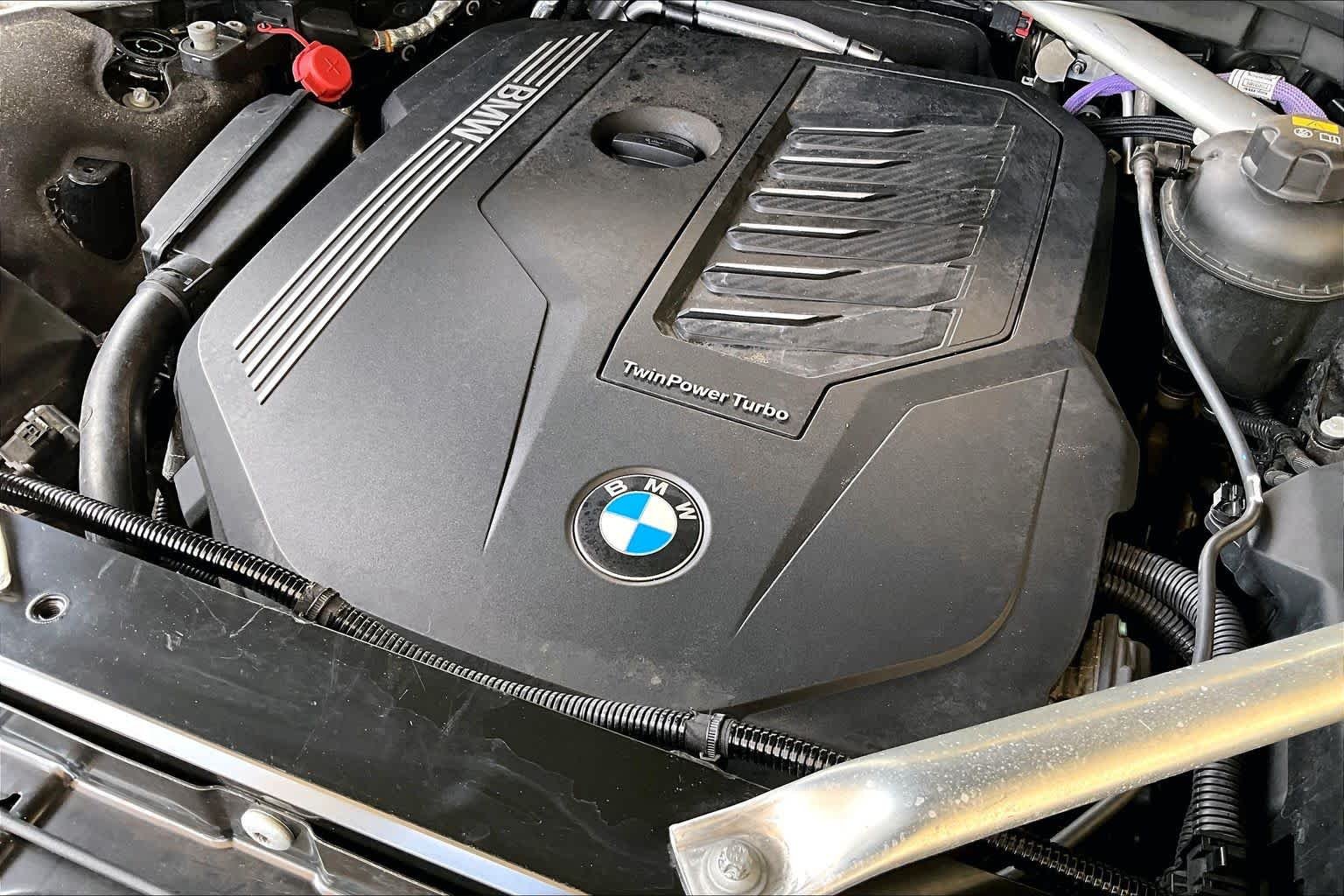Used 2021 Jet Black BMW xDrive40i image 31