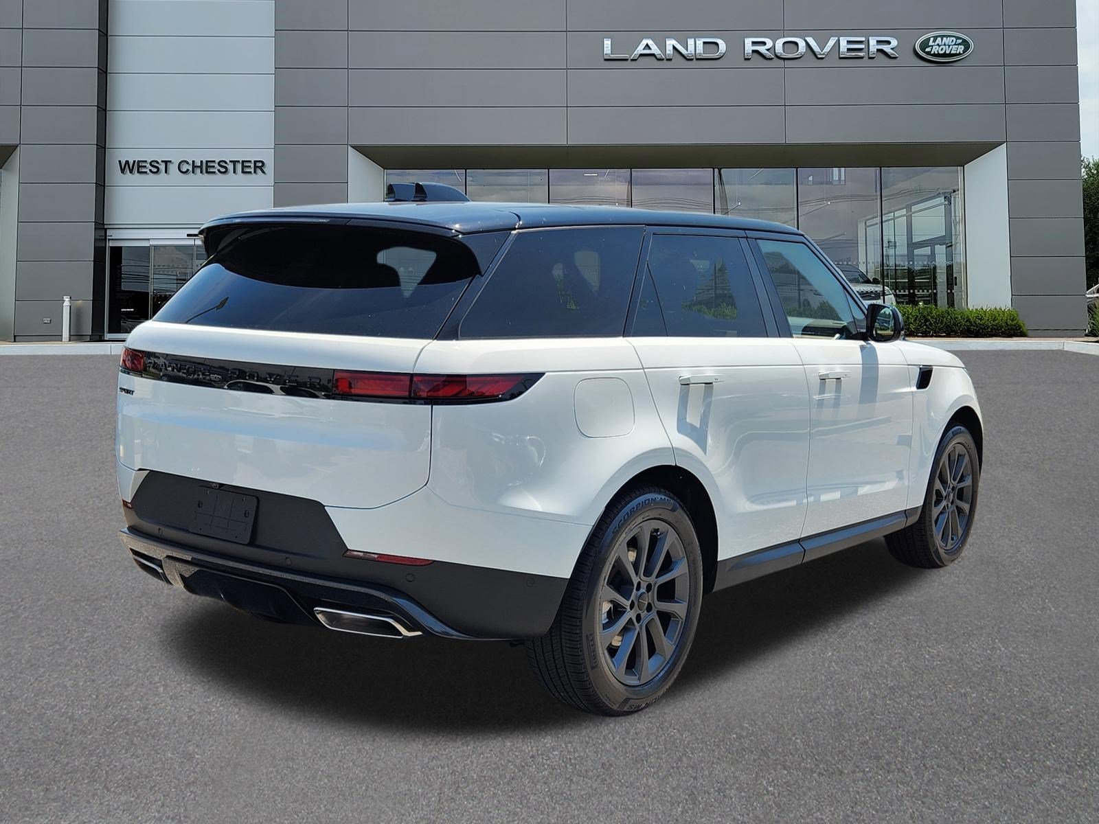 New 2026 Fuji White LAND ROVER SE image 4