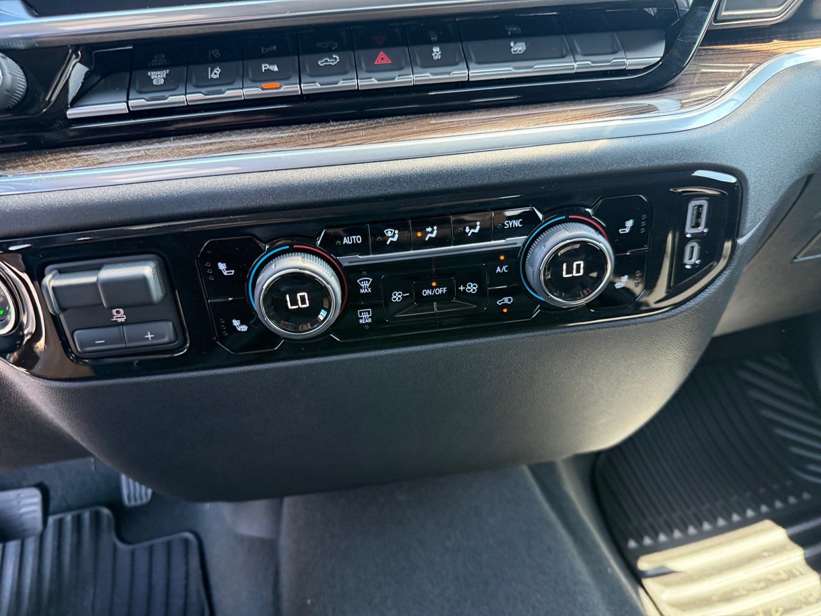 2026 Chevrolet Silverado 3500 HD LT - Photo 28