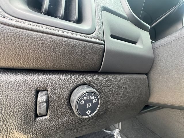 Used 2022 Onyx Black GMC Elevation image 6