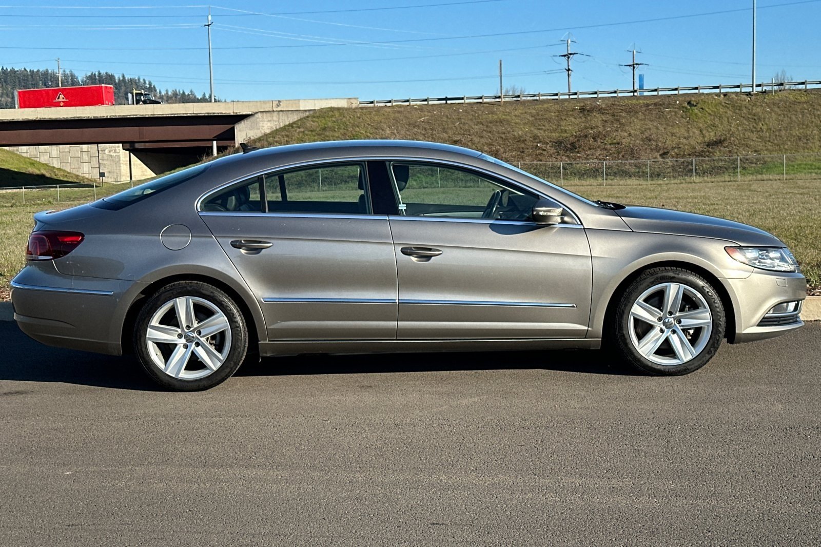 Used 2015 Volkswagen CC Sport with VIN WVWBP7AN2FE802312 for sale in Eugene, OR