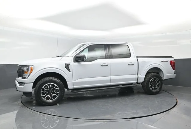 Certified Used 2022 White Metallic Ford XLT image 36