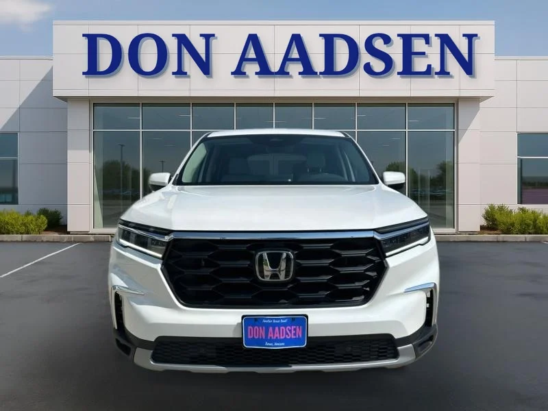 Used 2024 WHITE Honda EX-L 7 Passenger image 2