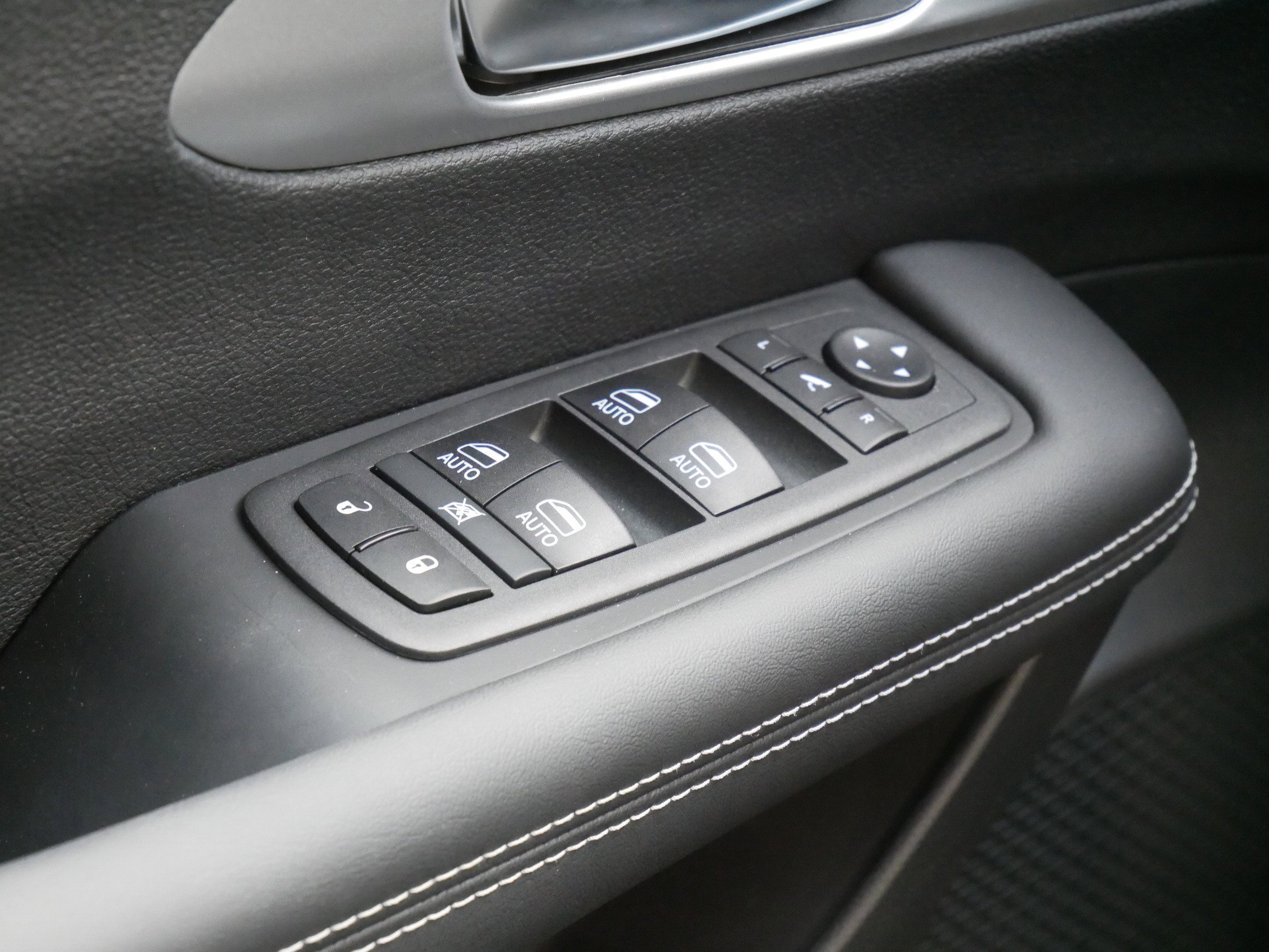 2026 Chrysler Pacifica Limited - Photo 13