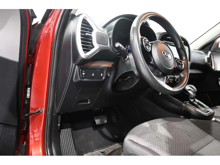 Used 2020 RED Kia LX Mobility Handicap Van image 29