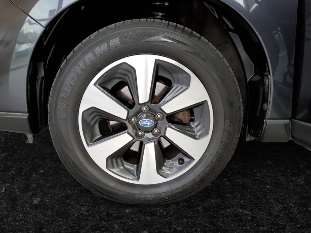 Used 2018 Gray Subaru 2.5i Premium image 26