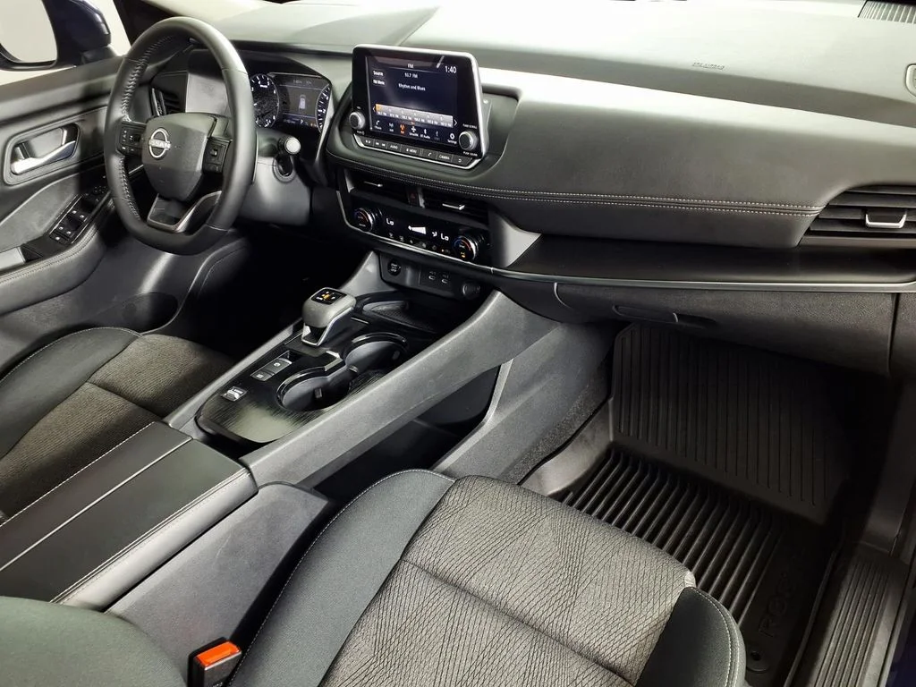 Used 2025 Blue Nissan SV image 13