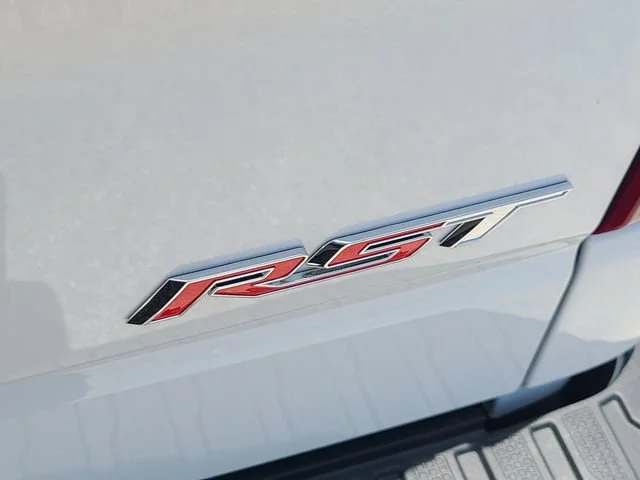New 2026 Summit White Chevrolet RST image 33
