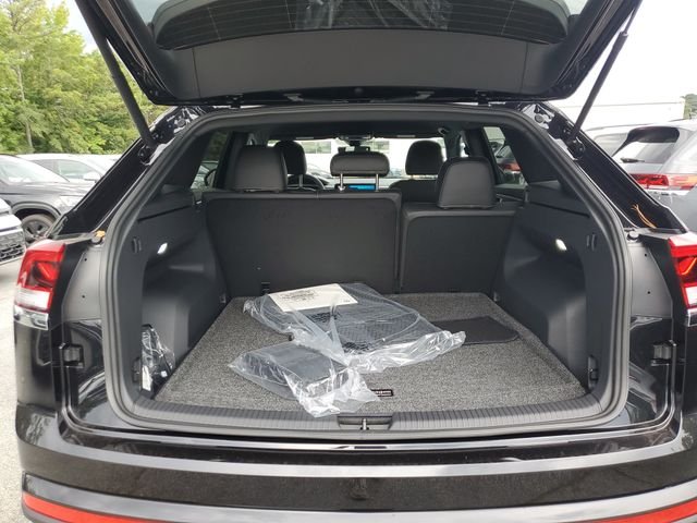 New 2026 Black Volkswagen SE image 14
