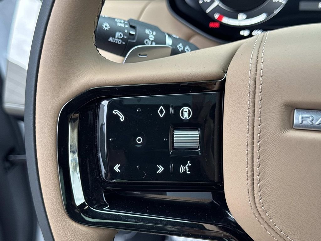 New 2026 Fuji White Land Rover Dynamic SE image 30