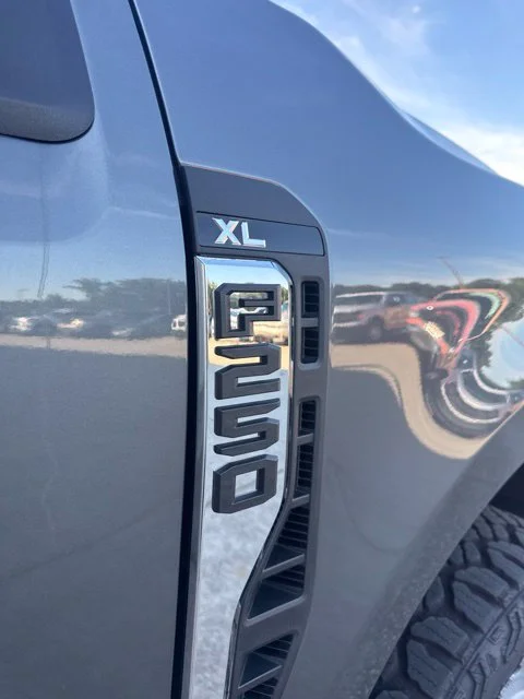 Used 2026 Gray Ford XL image 9