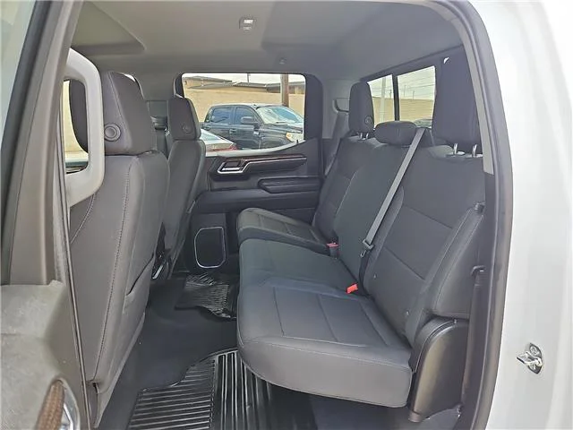 Used 2025 Summit White Chevrolet LT w/1LT 4x4 Crew Cab 5.75 ft. box 147.4 in. WB image 9
