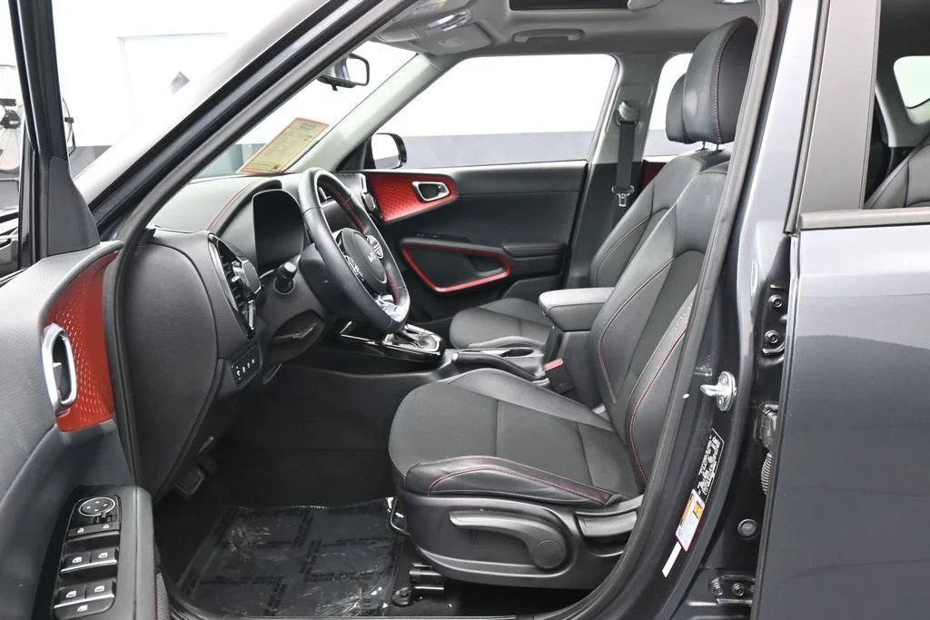 Used 2024 Gravity Gray Kia GT-Line image 10
