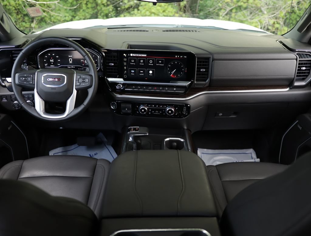 Used 2025 Summit White GMC Elevation image 20