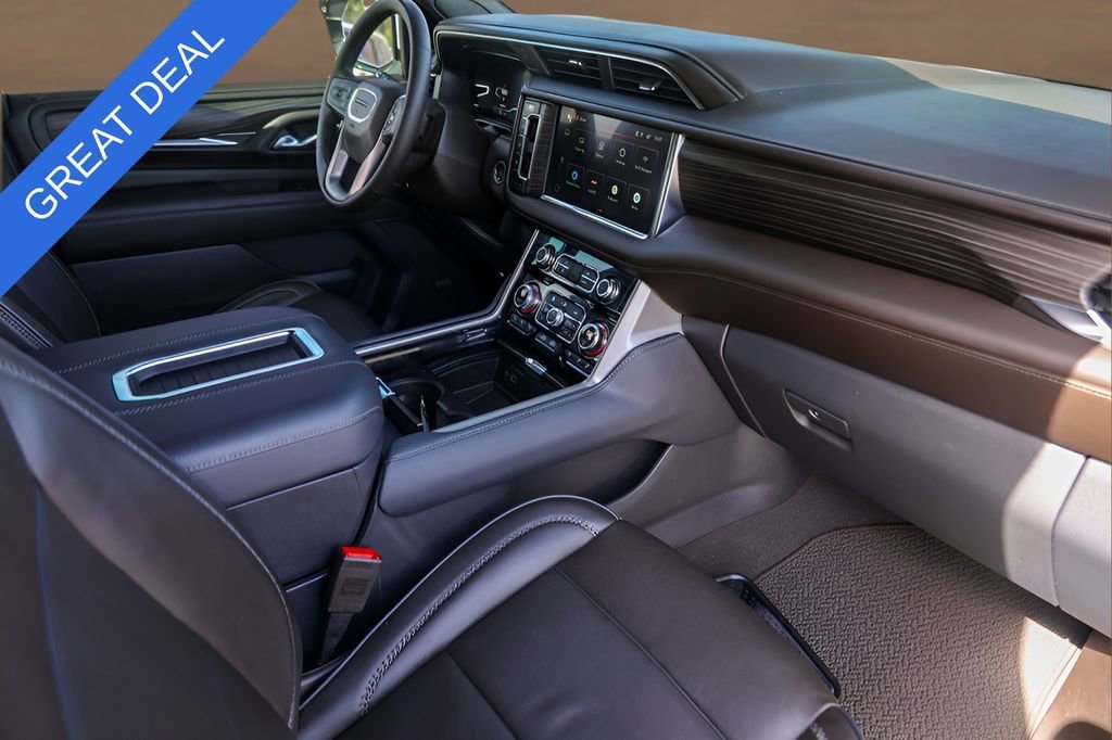 Used 2024 White Frost Tricoat GMC Denali image 32
