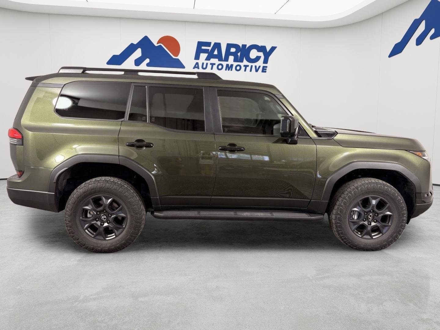 Used 2025 Nori Green Pearl Lexus GX 550 Overtrail image 9
