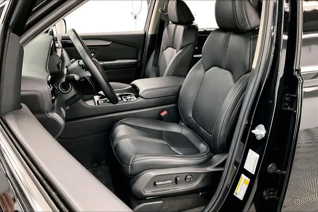 Used 2025 Crystal Black Pearl Honda Touring image 24