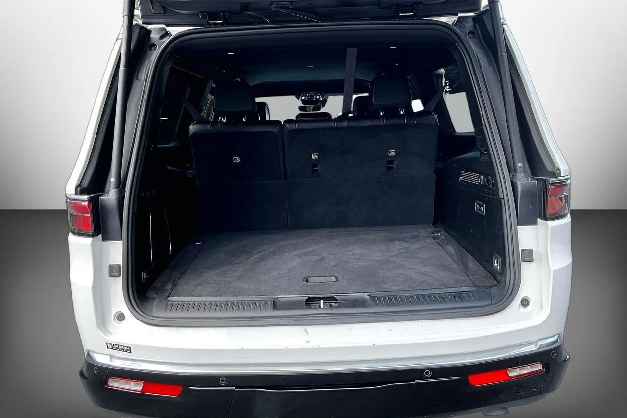 Certified Used 2024 White Jeep Series II image 25