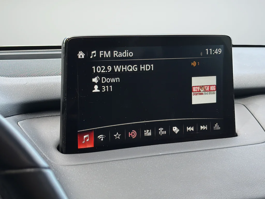 Used 2020 White Mazda Signature image 14