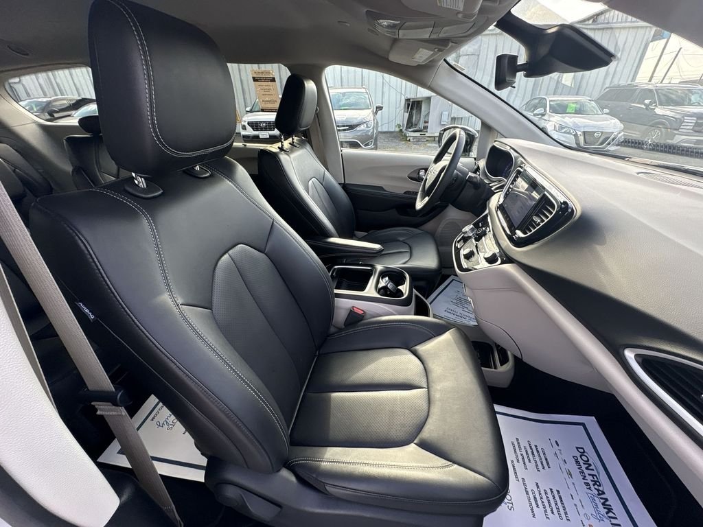 Used 2024 White Chrysler Touring L image 24