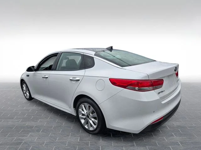 Used 2018 White Kia EX image 5
