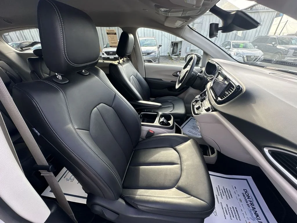 Used 2024 White Chrysler Touring L image 24
